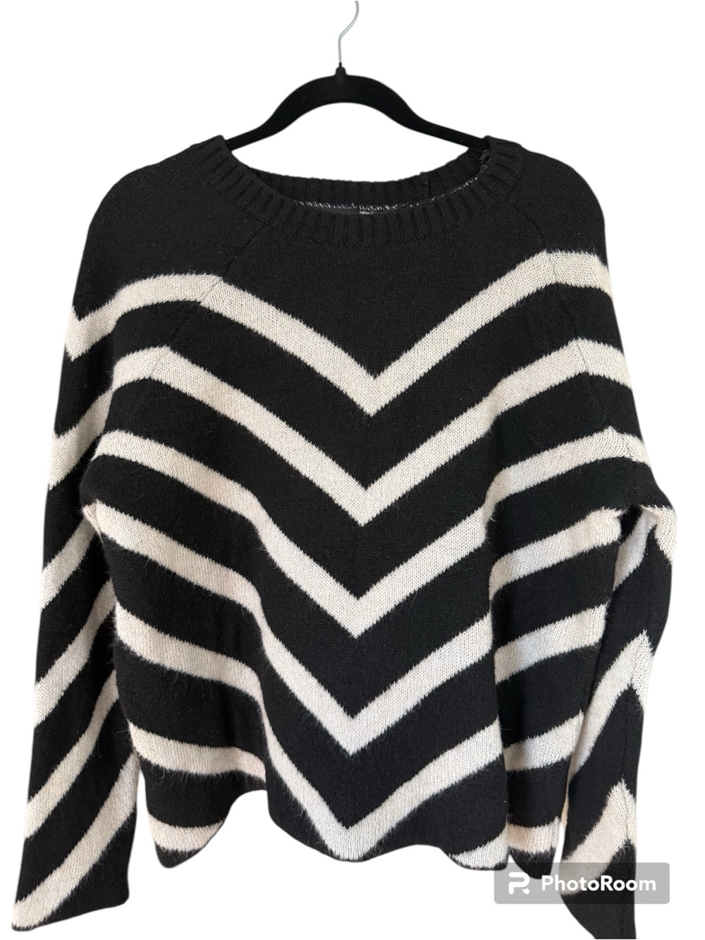 Only (Our Story) Women's Black & Cream Chevron Crewneck Sweater Size Large